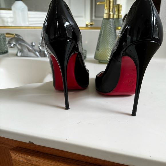 Christian louboutin patent leather so Kate 120mm pumps with red rubber sole. - Picture 1 of 3